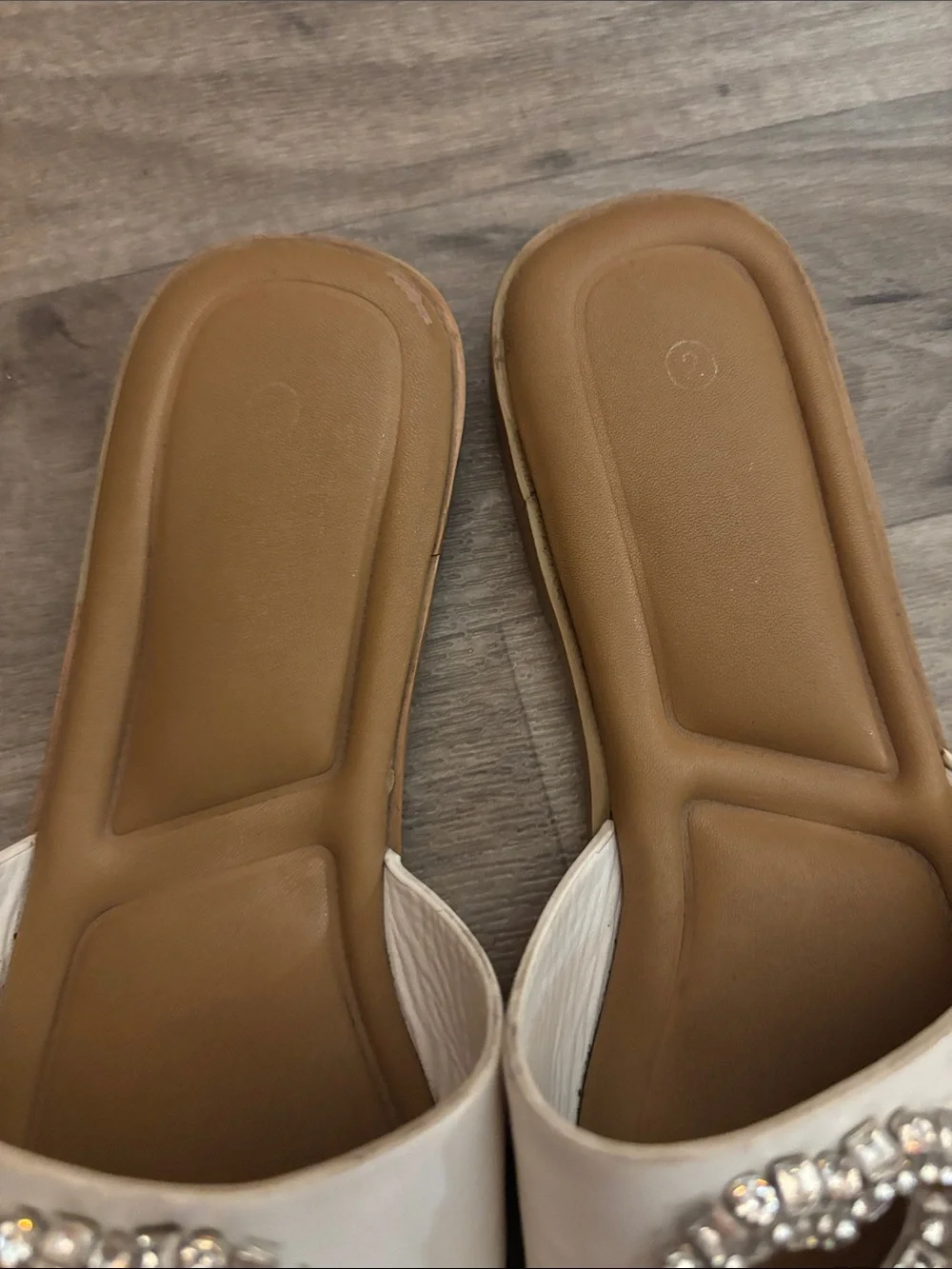 Kid’s Cream Slide Sandals with Heart Crystal Accent